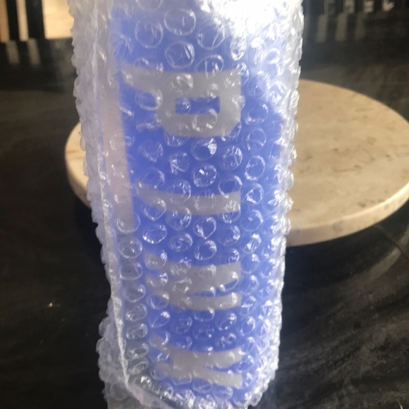 BNWT VS PINK COLLEGIATE WATER BOTTLE - Picture 5 of 5
